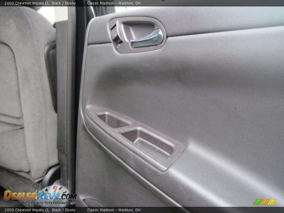 2009 Chevrolet Impala LS Black / Ebony Photo #17