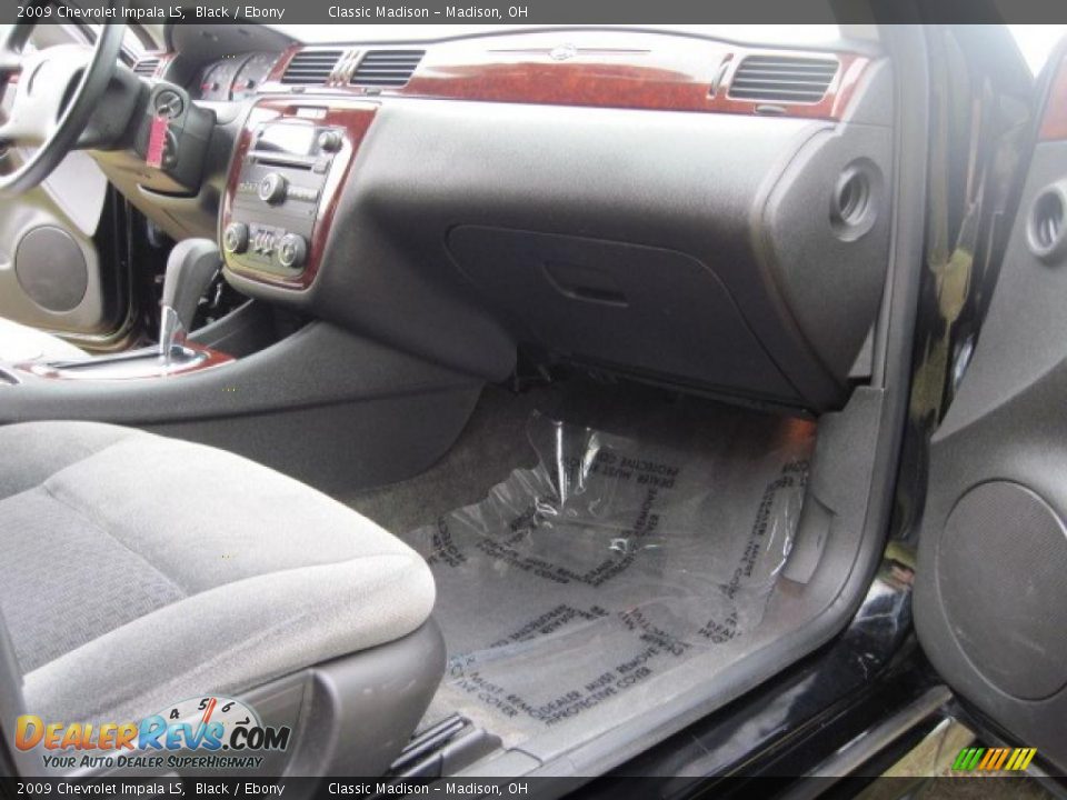 2009 Chevrolet Impala LS Black / Ebony Photo #18