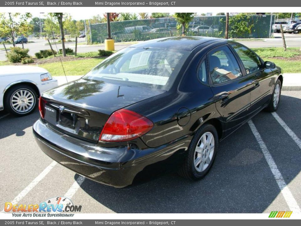 2005 Ford Taurus SE Black / Ebony Black Photo #4