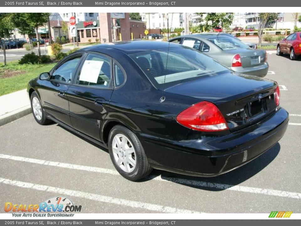 2005 Ford Taurus SE Black / Ebony Black Photo #7