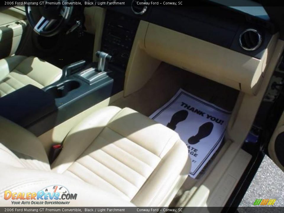 2006 Ford Mustang GT Premium Convertible Black / Light Parchment Photo #17