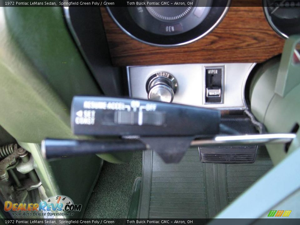Controls of 1972 Pontiac LeMans Sedan Photo #16