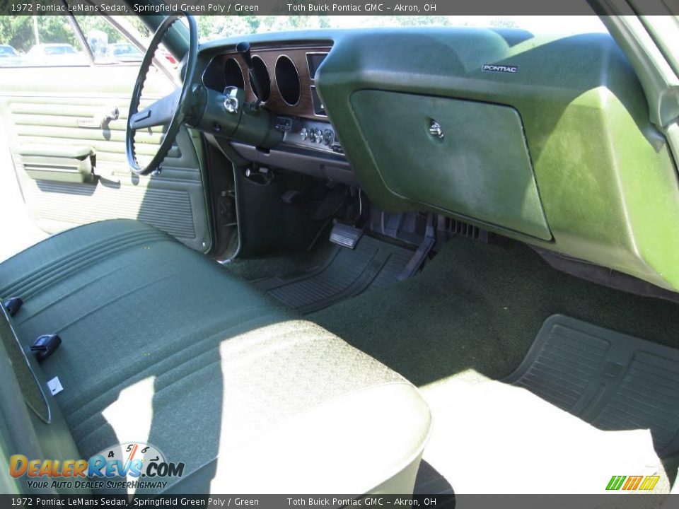 Dashboard of 1972 Pontiac LeMans Sedan Photo #20