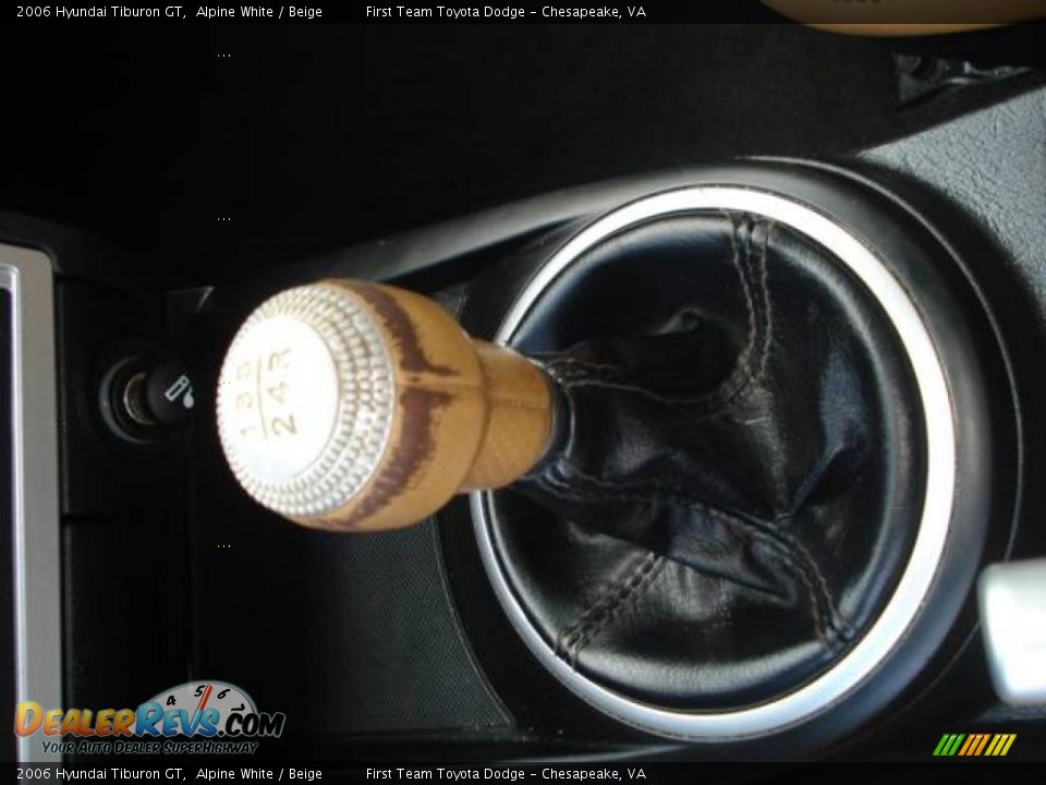 2006 Hyundai Tiburon GT Alpine White / Beige Photo #14