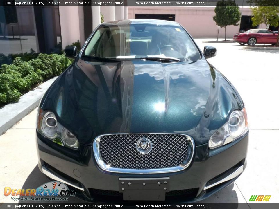 2009 Jaguar XF Luxury Botanical Green Metallic / Champagne/Truffle Photo #2