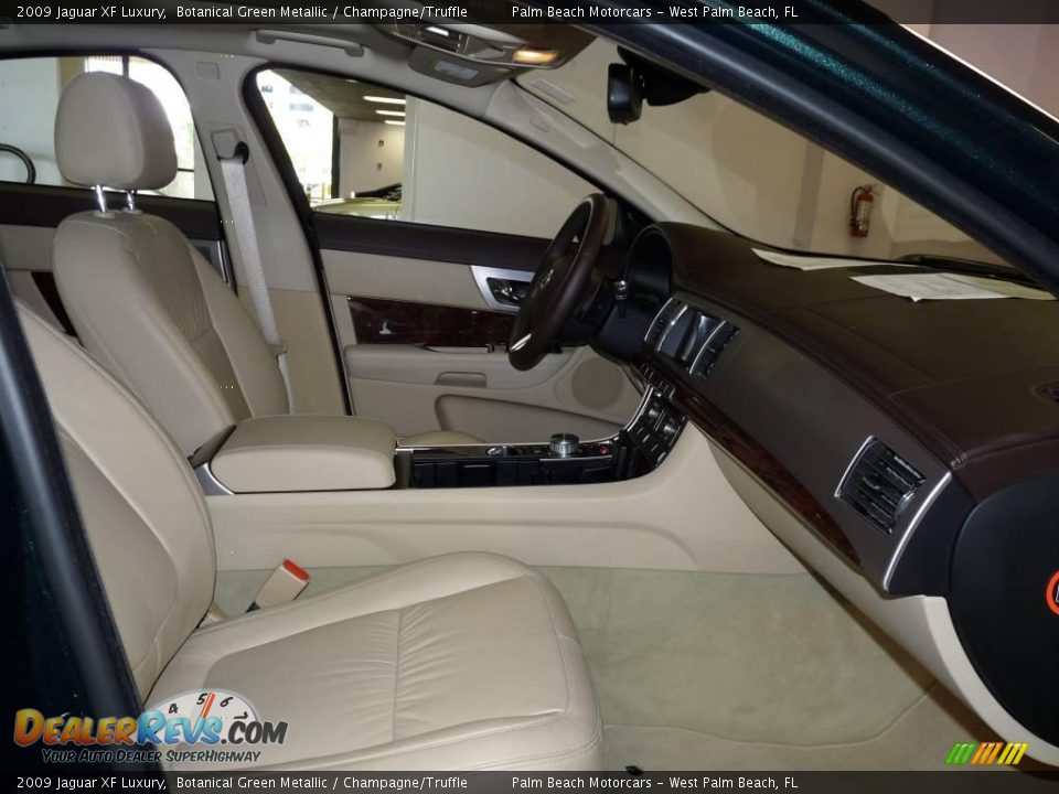 2009 Jaguar XF Luxury Botanical Green Metallic / Champagne/Truffle Photo #18