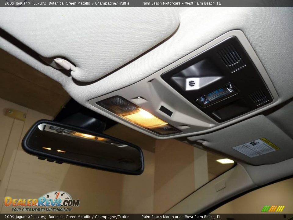 2009 Jaguar XF Luxury Botanical Green Metallic / Champagne/Truffle Photo #22