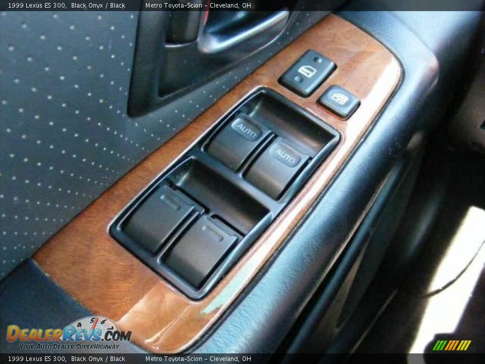 1999 Lexus ES 300 Black Onyx / Black Photo #23