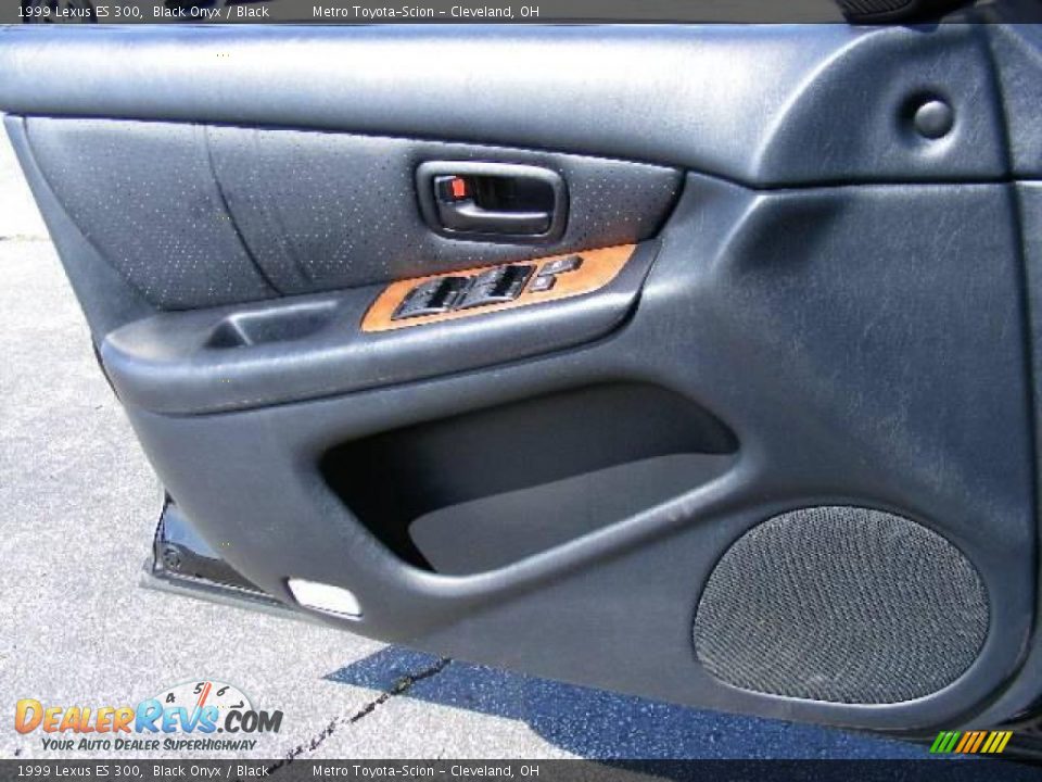 1999 Lexus ES 300 Black Onyx / Black Photo #24