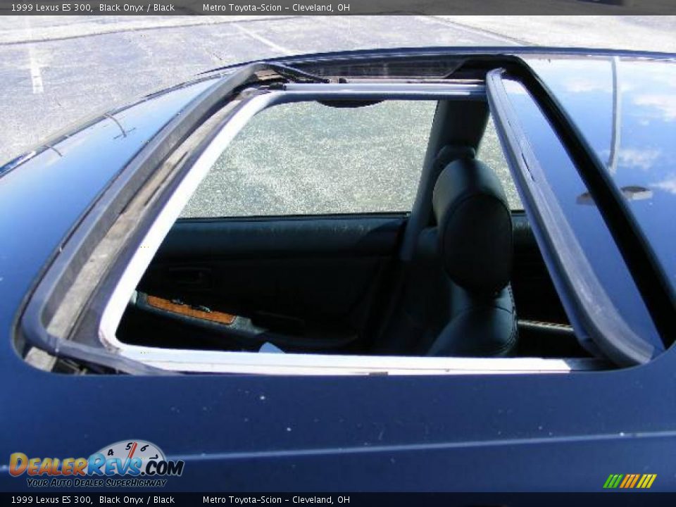1999 Lexus ES 300 Black Onyx / Black Photo #25