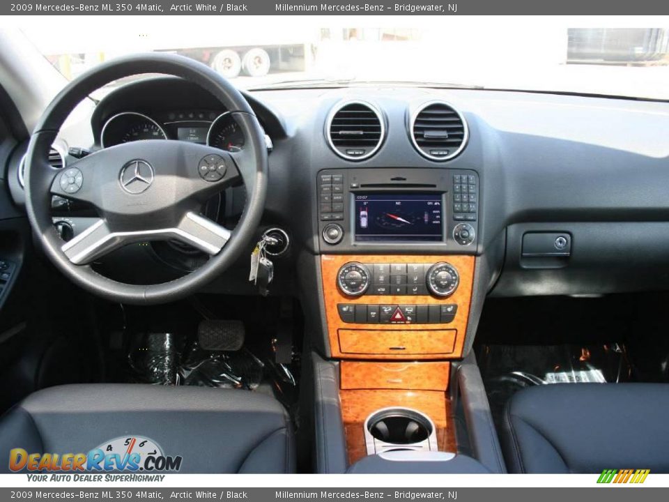 2009 Mercedes-Benz ML 350 4Matic Arctic White / Black Photo #13