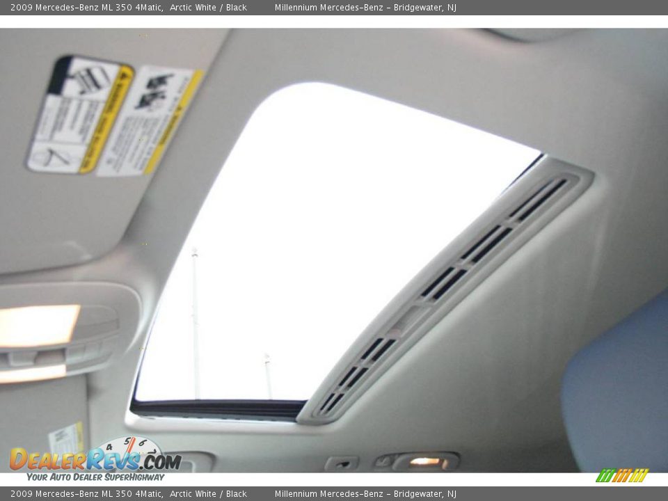 2009 Mercedes-Benz ML 350 4Matic Arctic White / Black Photo #18