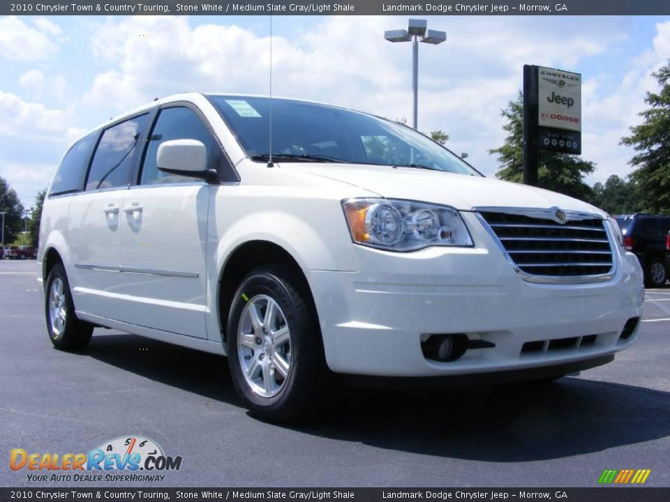 2010 Chrysler Town & Country Touring Stone White / Medium Slate Gray/Light Shale Photo #4