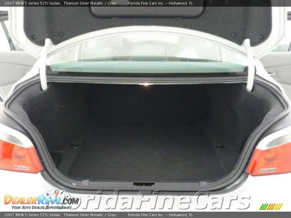 2007 BMW 5 Series 525i Sedan Titanium Silver Metallic / Grey Photo #10