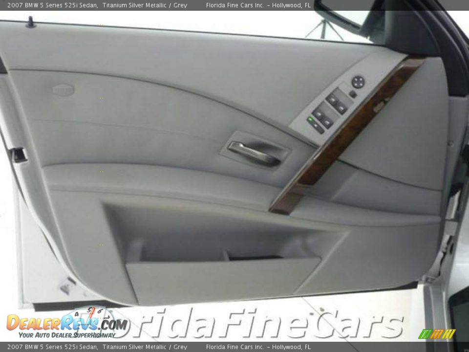 2007 BMW 5 Series 525i Sedan Titanium Silver Metallic / Grey Photo #11