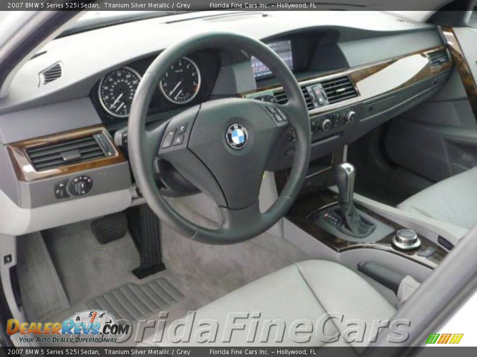 2007 BMW 5 Series 525i Sedan Titanium Silver Metallic / Grey Photo #12