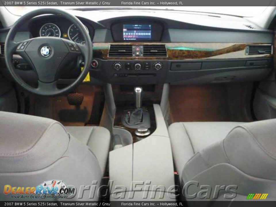 2007 BMW 5 Series 525i Sedan Titanium Silver Metallic / Grey Photo #16