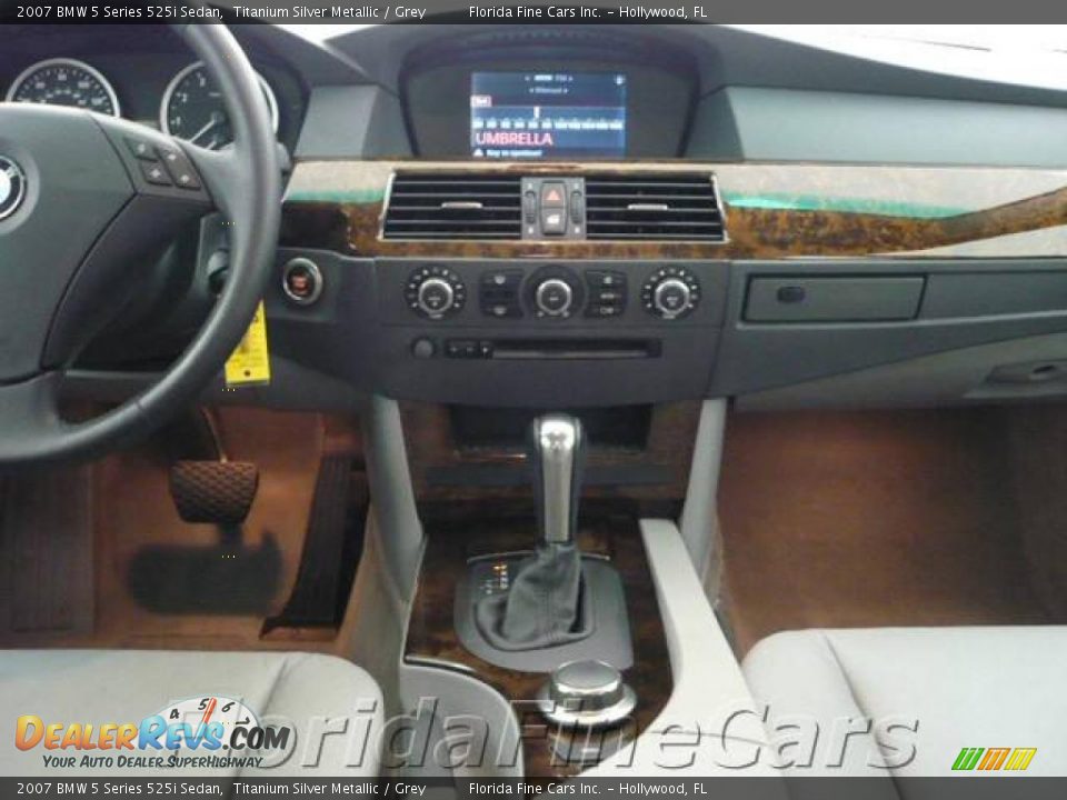 2007 BMW 5 Series 525i Sedan Titanium Silver Metallic / Grey Photo #17