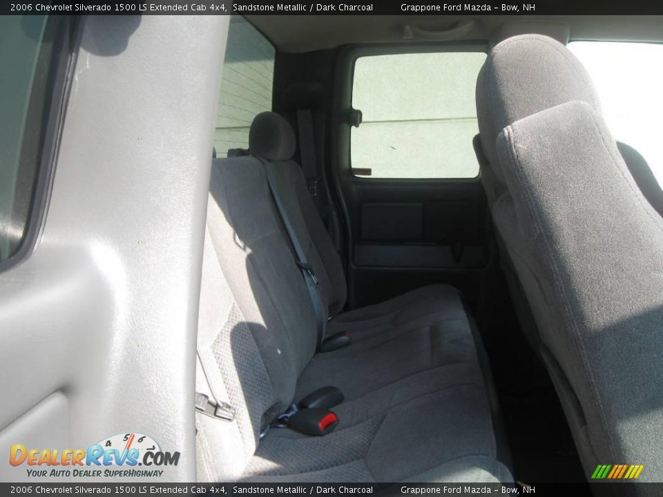 2006 Chevrolet Silverado 1500 LS Extended Cab 4x4 Sandstone Metallic / Dark Charcoal Photo #6