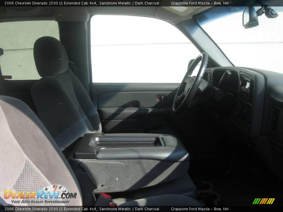 2006 Chevrolet Silverado 1500 LS Extended Cab 4x4 Sandstone Metallic / Dark Charcoal Photo #7