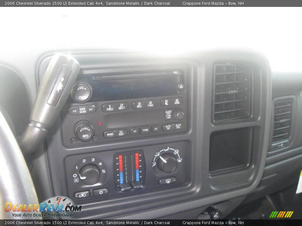 2006 Chevrolet Silverado 1500 LS Extended Cab 4x4 Sandstone Metallic / Dark Charcoal Photo #8
