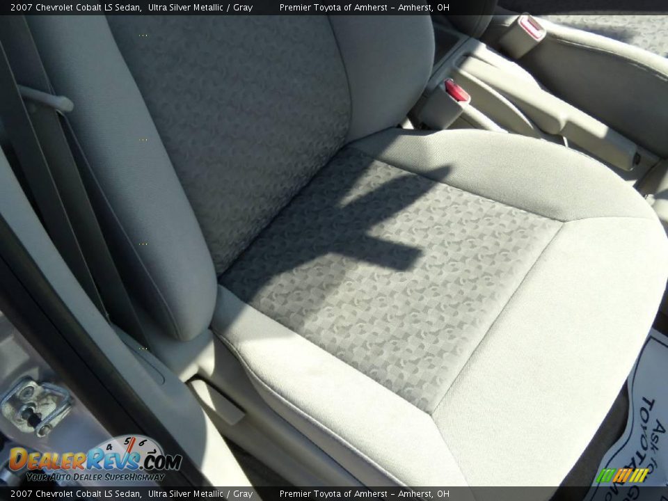 2007 Chevrolet Cobalt LS Sedan Ultra Silver Metallic / Gray Photo #12