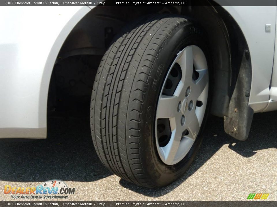 2007 Chevrolet Cobalt LS Sedan Ultra Silver Metallic / Gray Photo #17