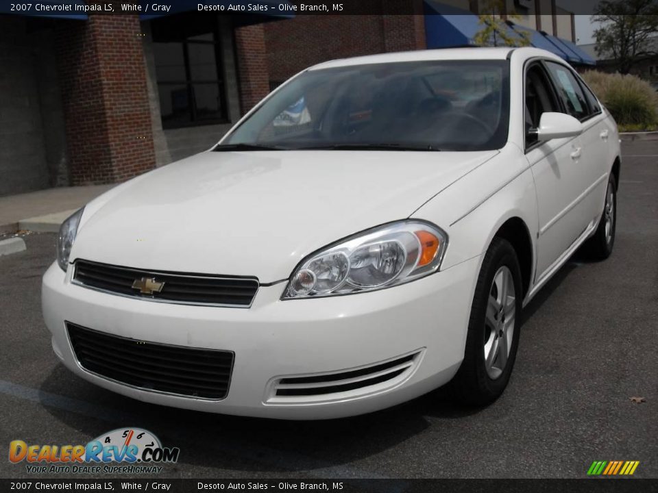 2007 Chevrolet Impala LS White / Gray Photo #2