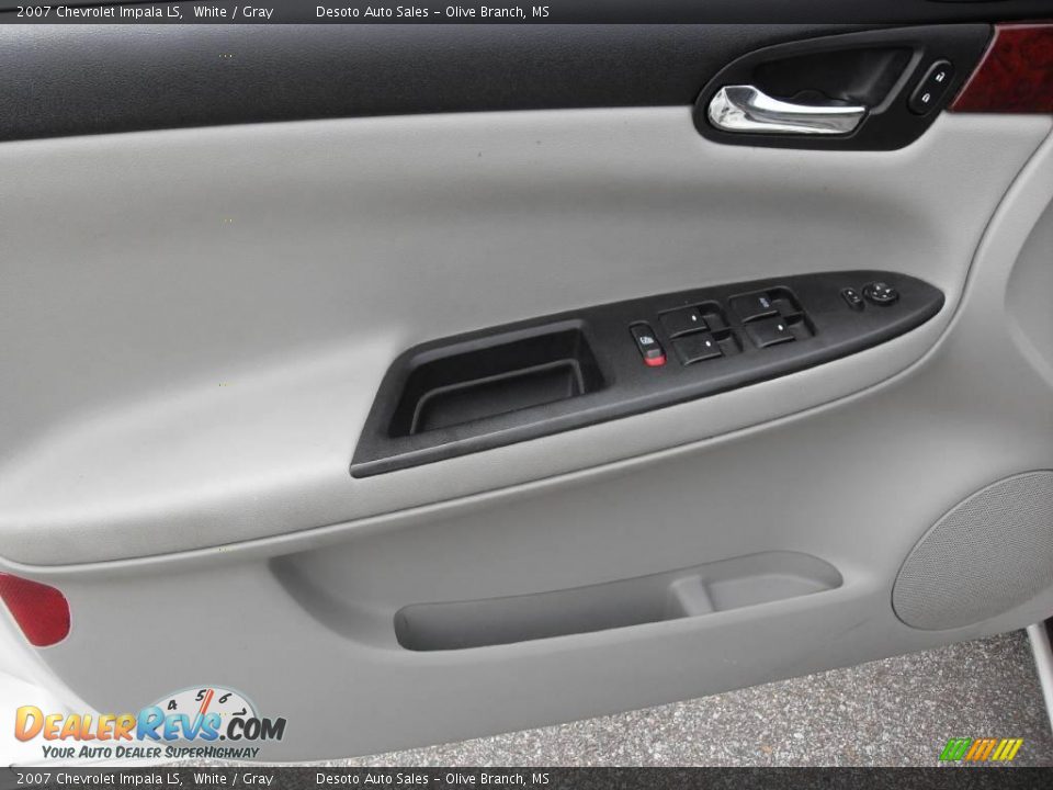 2007 Chevrolet Impala LS White / Gray Photo #13