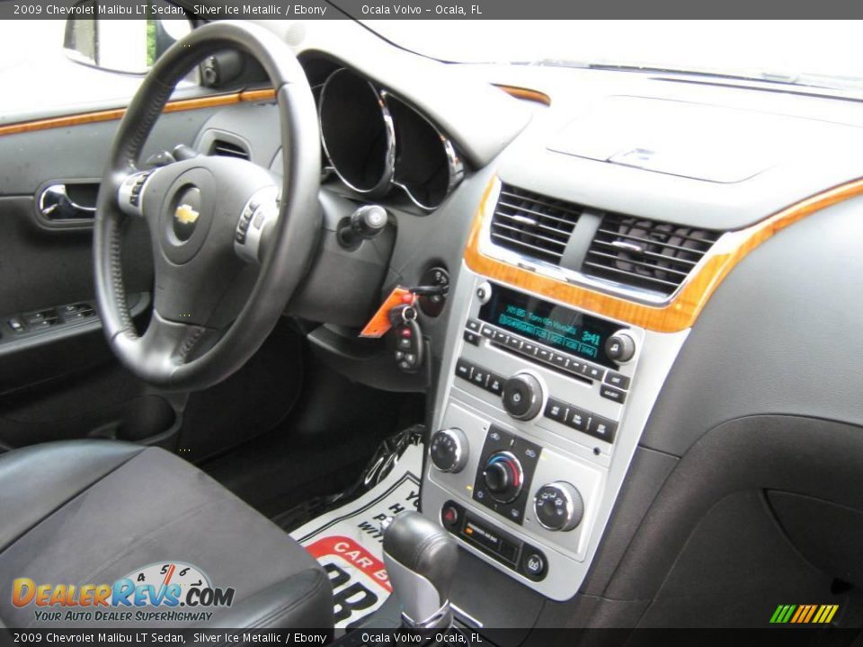 2009 Chevrolet Malibu LT Sedan Silver Ice Metallic / Ebony Photo #18