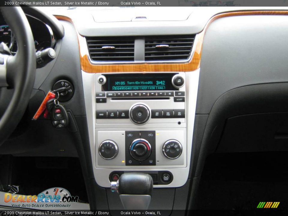 2009 Chevrolet Malibu LT Sedan Silver Ice Metallic / Ebony Photo #25