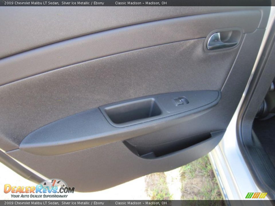 2009 Chevrolet Malibu LT Sedan Silver Ice Metallic / Ebony Photo #13
