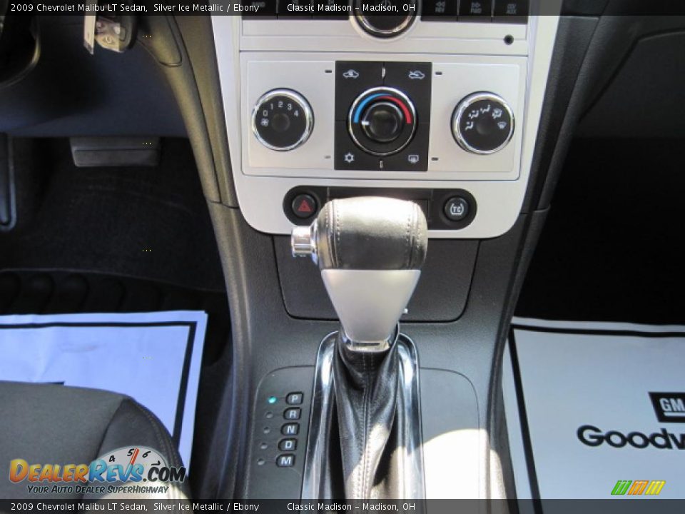 2009 Chevrolet Malibu LT Sedan Silver Ice Metallic / Ebony Photo #25
