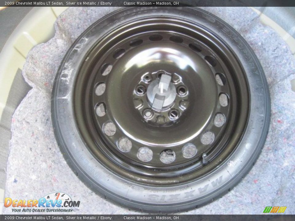 2009 Chevrolet Malibu LT Sedan Silver Ice Metallic / Ebony Photo #31