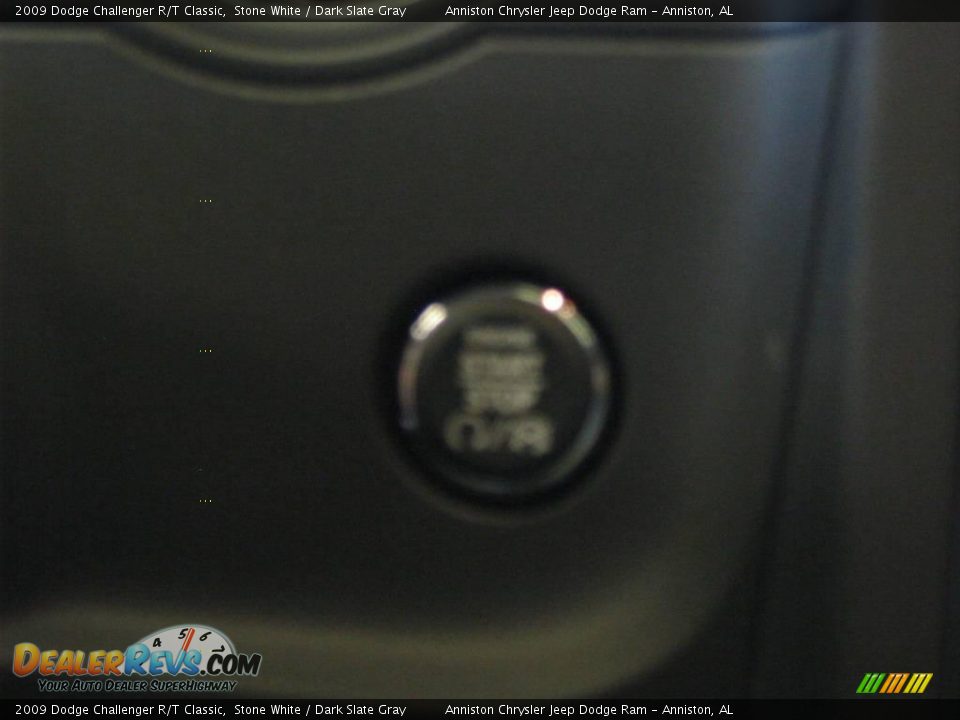 2009 Dodge Challenger R/T Classic Stone White / Dark Slate Gray Photo #20