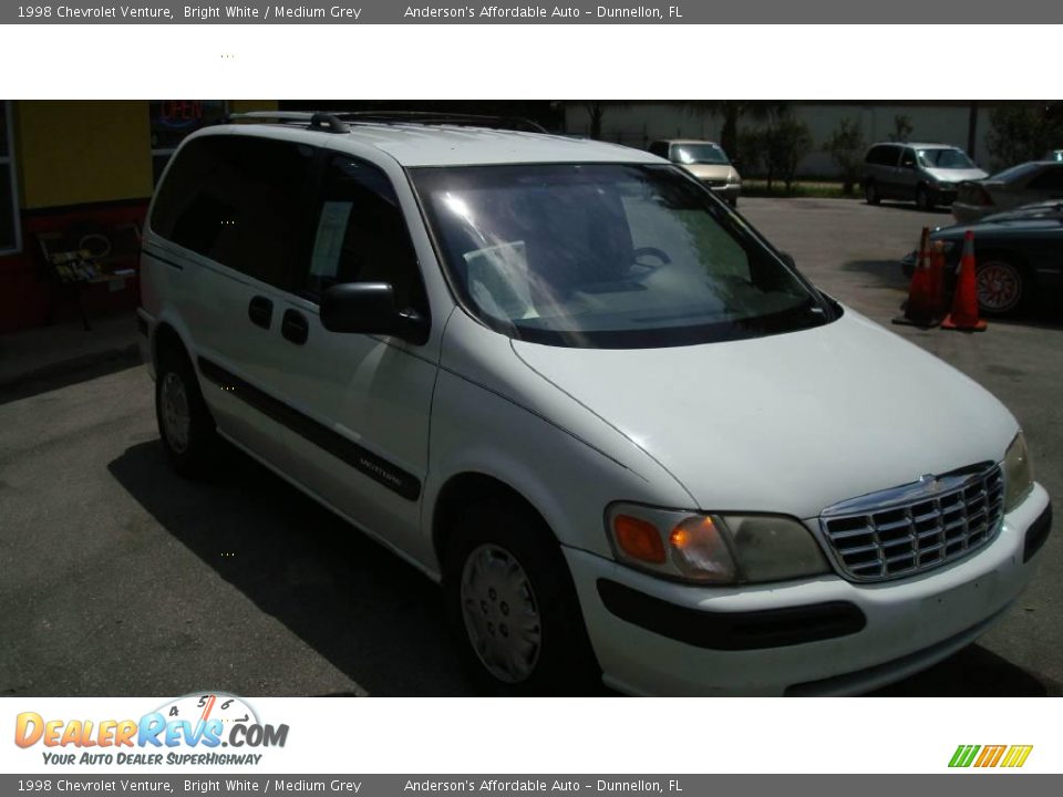 1998 Chevrolet Venture Bright White / Medium Grey Photo #4