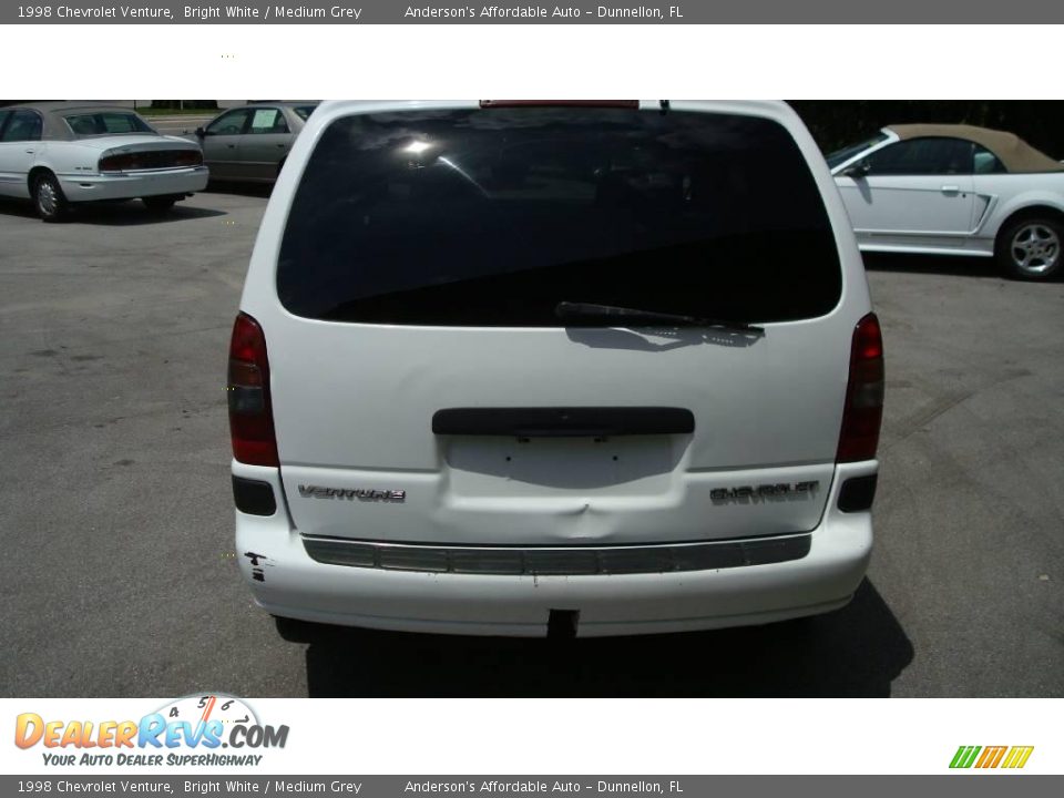 1998 Chevrolet Venture Bright White / Medium Grey Photo #7