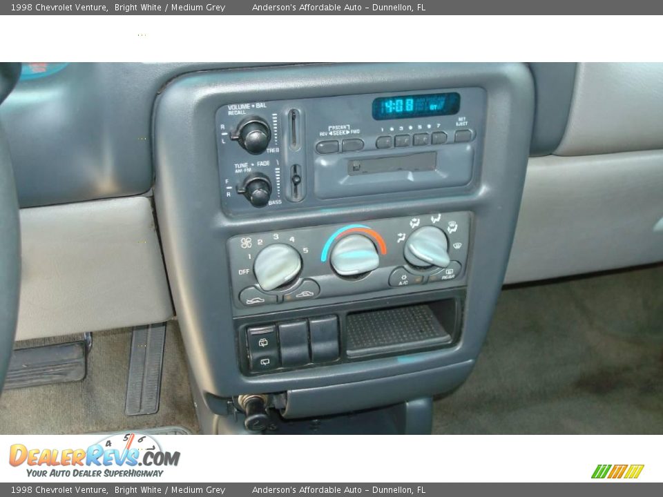 1998 Chevrolet Venture Bright White / Medium Grey Photo #13