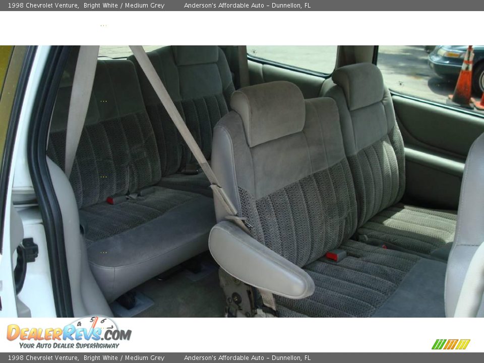 1998 Chevrolet Venture Bright White / Medium Grey Photo #17