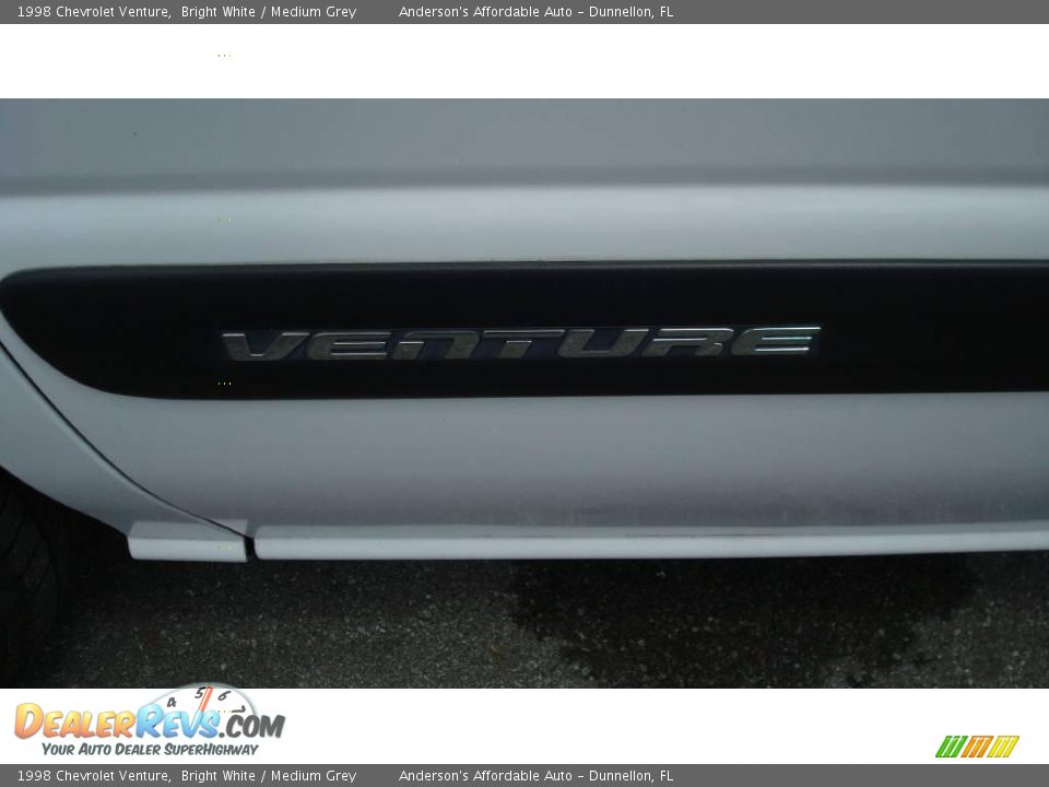 1998 Chevrolet Venture Bright White / Medium Grey Photo #23