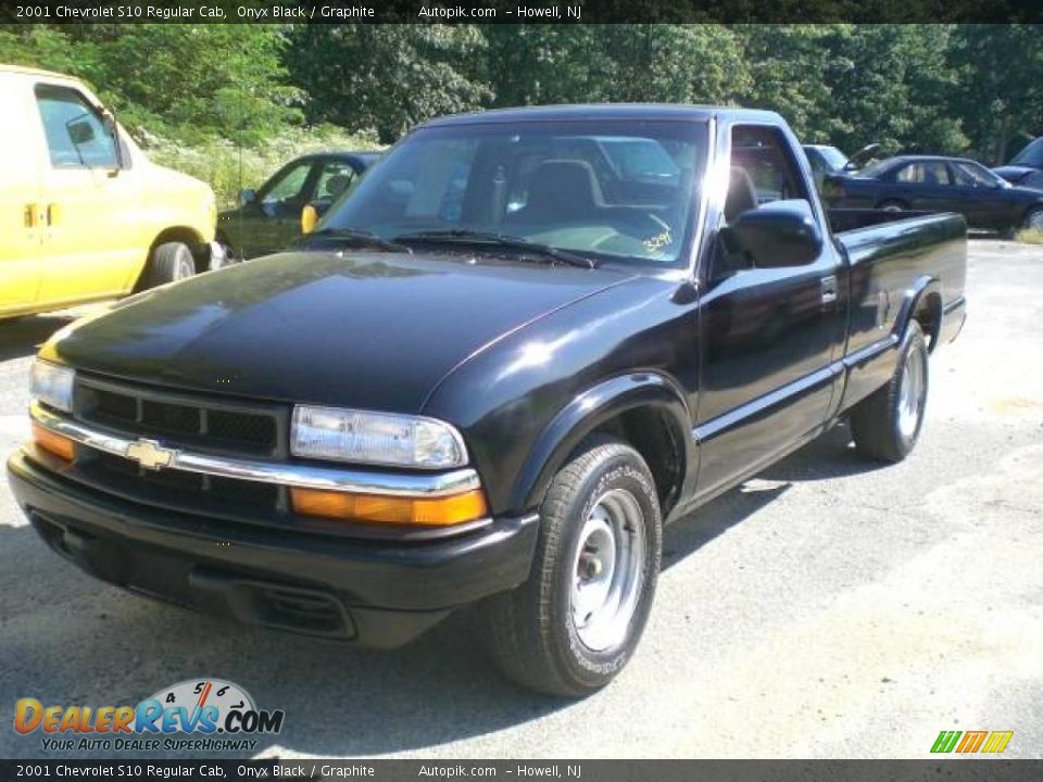 2001 Chevrolet S10 Regular Cab Onyx Black / Graphite Photo #2