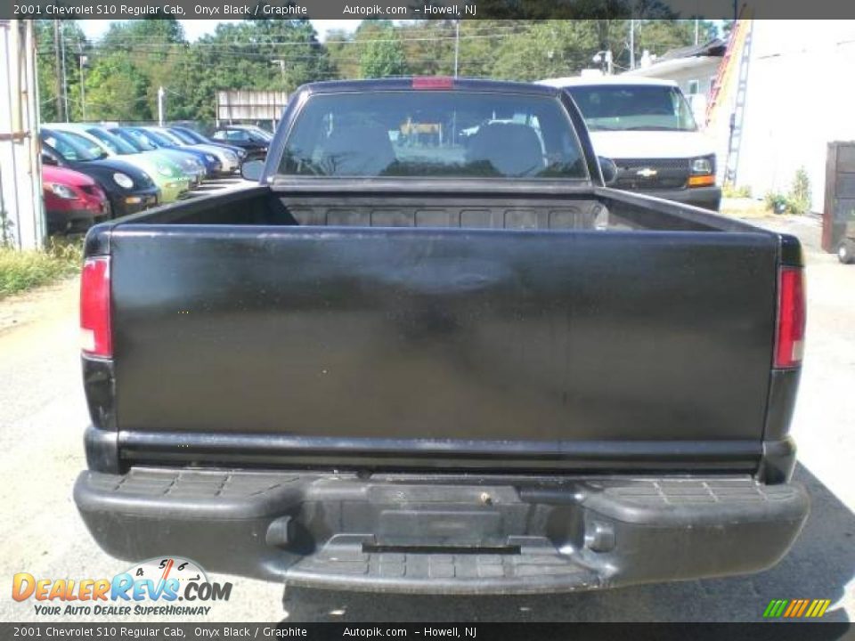 2001 Chevrolet S10 Regular Cab Onyx Black / Graphite Photo #6