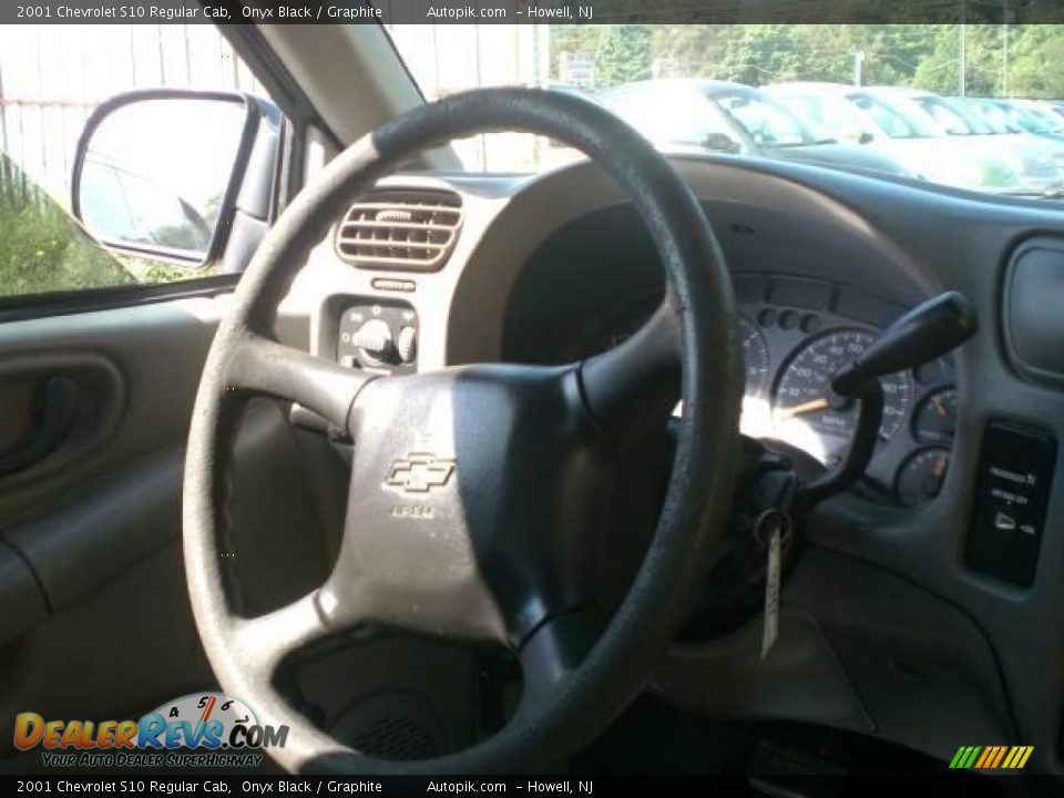 2001 Chevrolet S10 Regular Cab Onyx Black / Graphite Photo #12