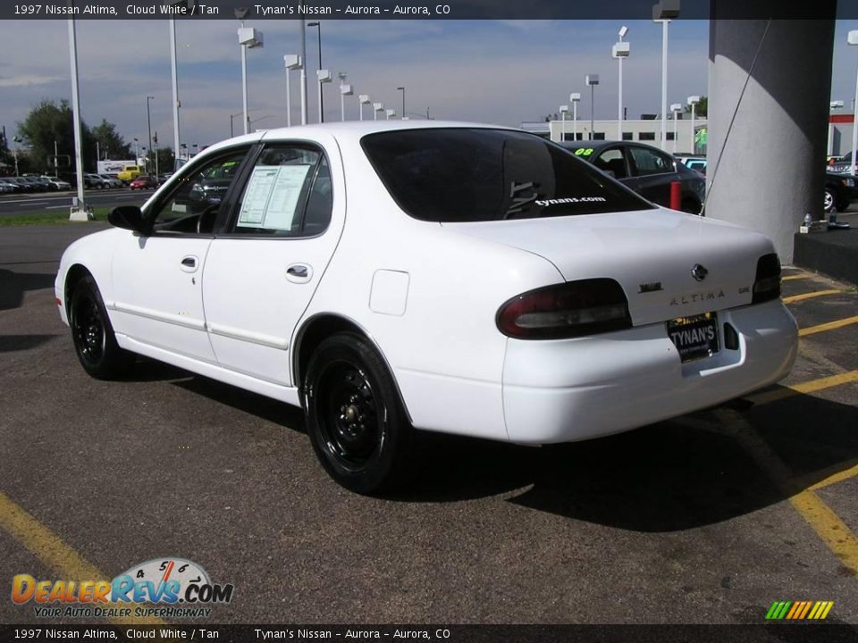 1997 Nissan Altima Cloud White / Tan Photo #4