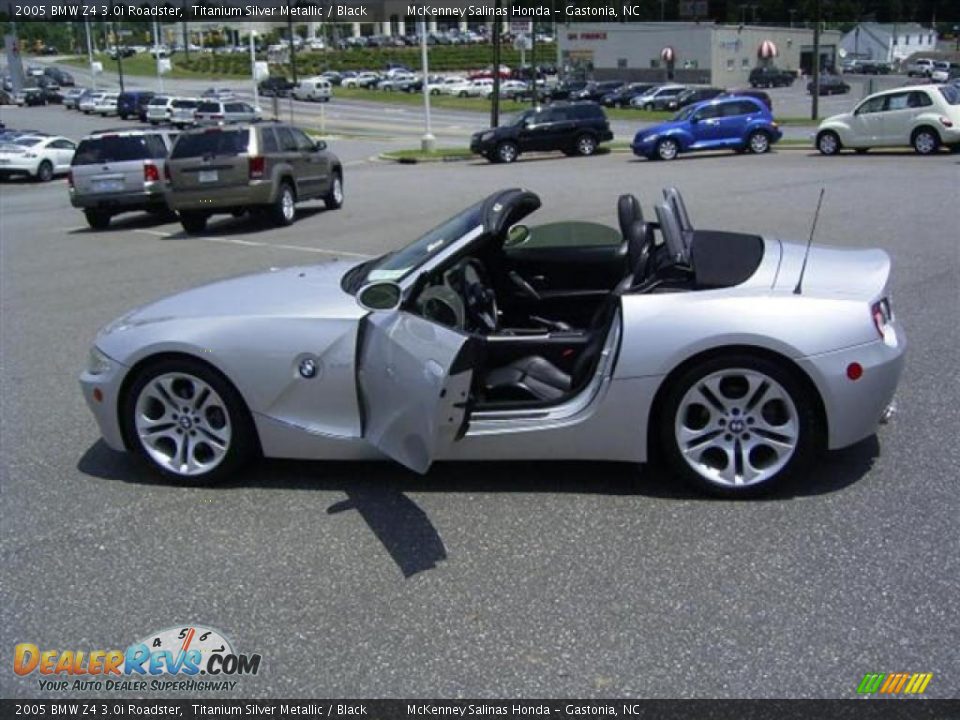 2005 BMW Z4 3.0i Roadster Titanium Silver Metallic / Black Photo #2