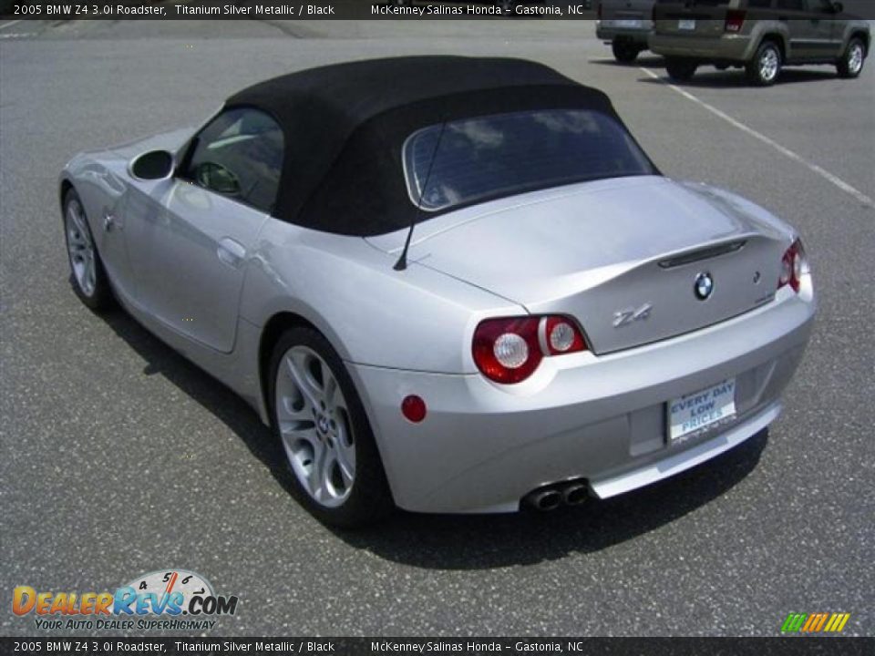 2005 BMW Z4 3.0i Roadster Titanium Silver Metallic / Black Photo #11