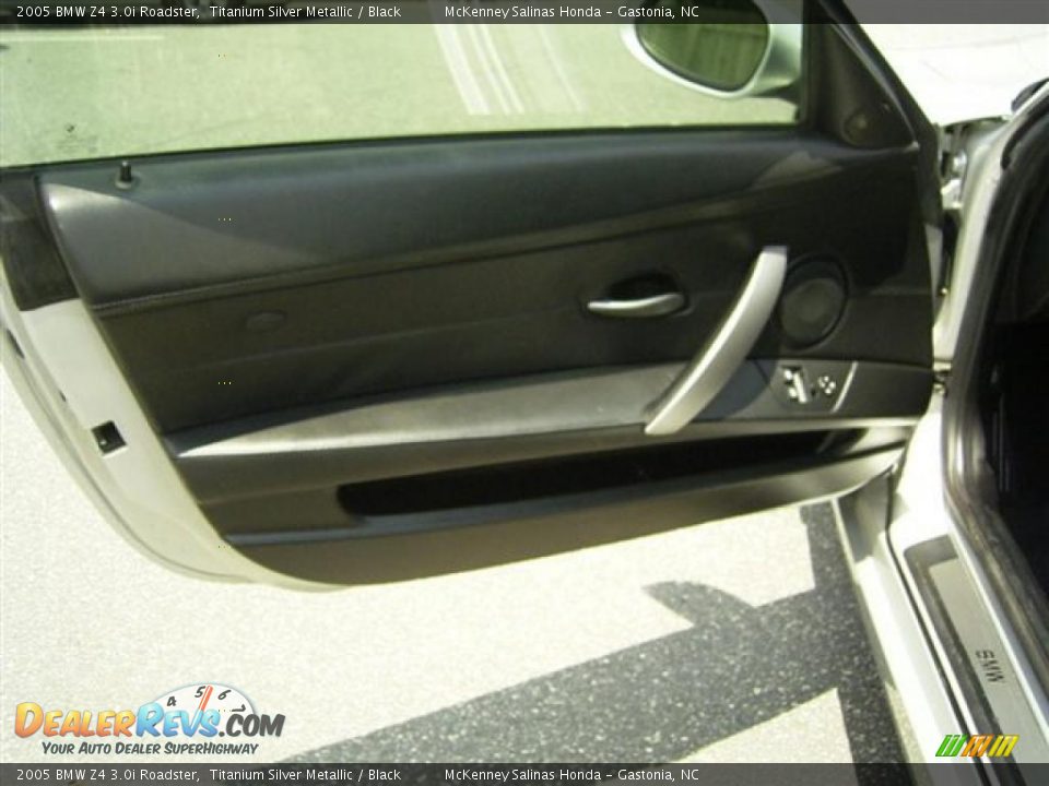 2005 BMW Z4 3.0i Roadster Titanium Silver Metallic / Black Photo #13