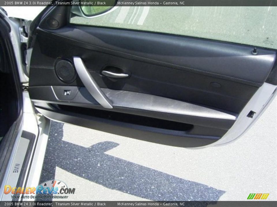 2005 BMW Z4 3.0i Roadster Titanium Silver Metallic / Black Photo #21