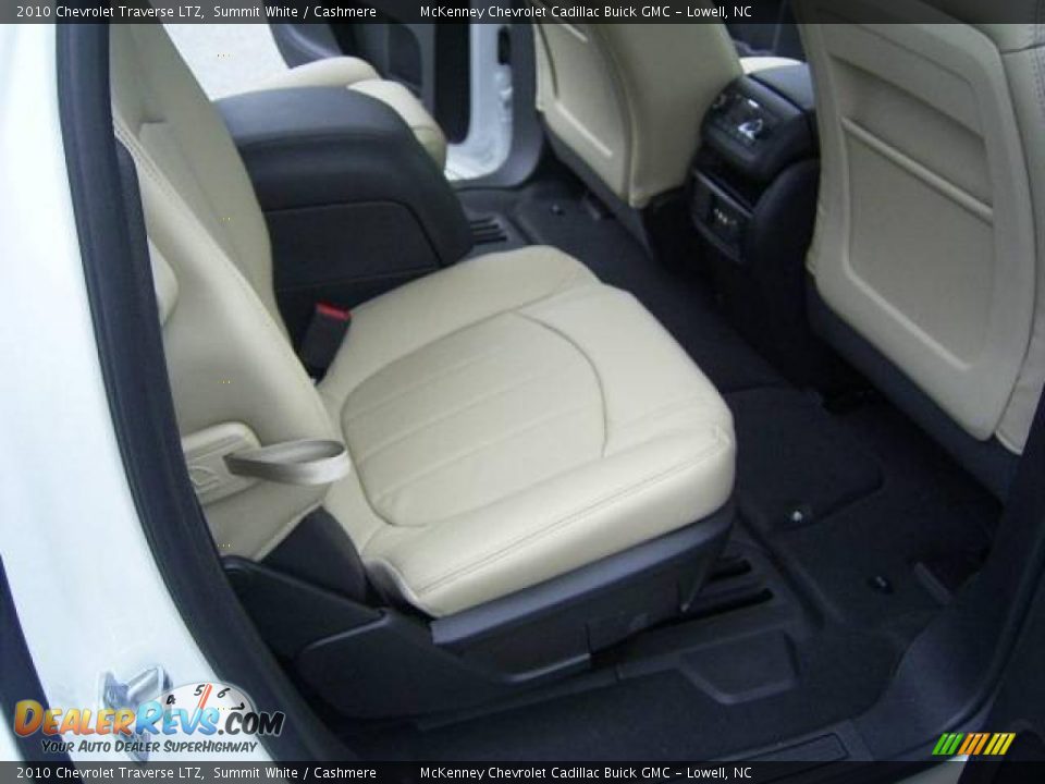 2010 Chevrolet Traverse LTZ Summit White / Cashmere Photo #11