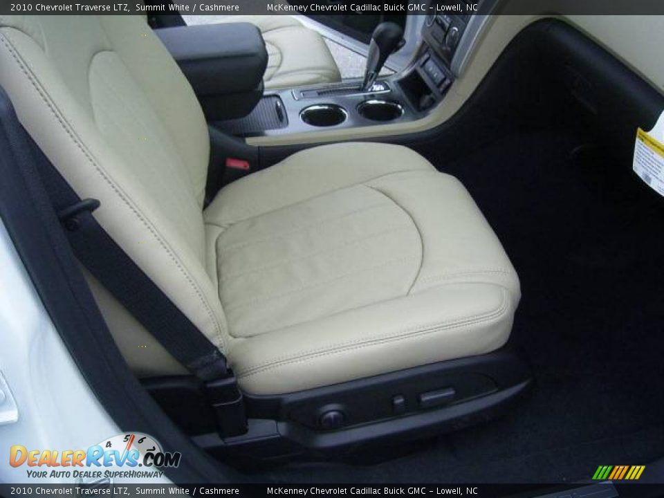 2010 Chevrolet Traverse LTZ Summit White / Cashmere Photo #12